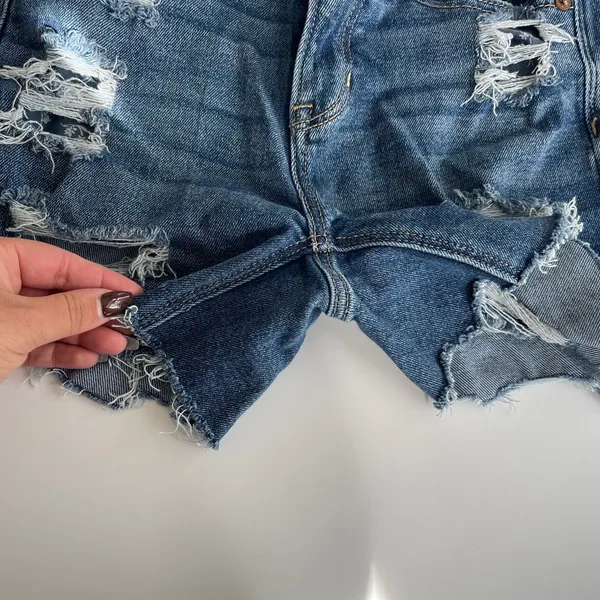 American Eagle Mom Jean Shorts Women's Size 00 Blue Denim Cut-Off Distressed - Image 5