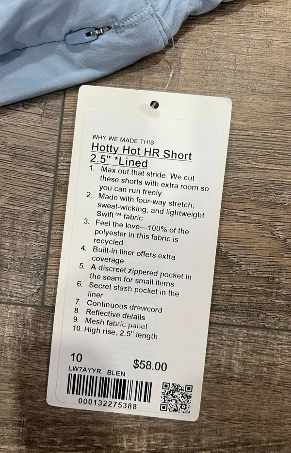Lululemon nwt  2.5 hotty hot shorts - Image 3