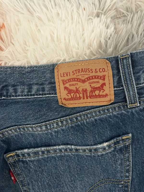 Levi’s Jeans Low Pro Straight Women’s 28 - Image 5
