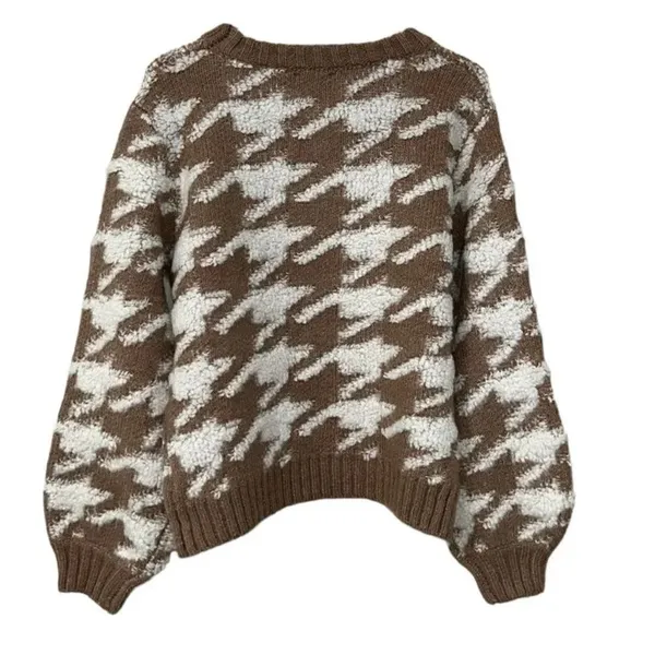 Line & Dot Houndstooth Pullover
Sweater(Size Medium) - Image 4