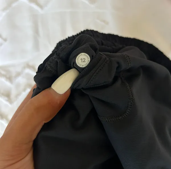 Lululemon Hotty Hot Shorts 2.5 - Image 2