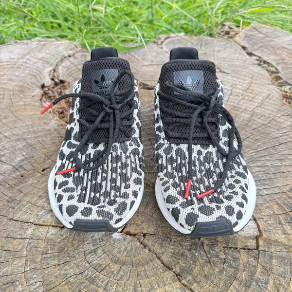 Adidas Swift Run Leopard Black White Womens Running Shoes size 8.5 - Image 2