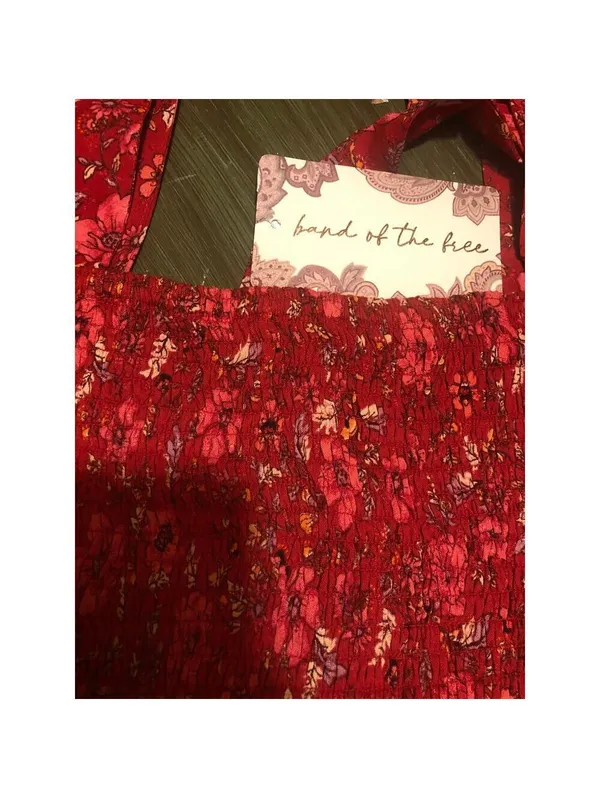 Band of Gypsies NWT Red Floral Smocked Crop Top Short Sleeve Size M - Image 5