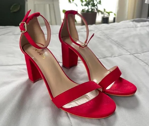 Red heels! Size 7.5 - Image 2