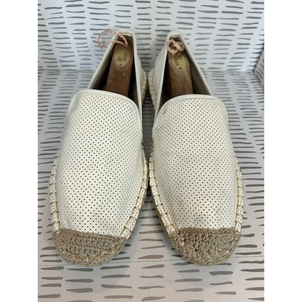 Time and Tru Womens White Perforated Espadrille Slip On Flats Size 9 Round Toe‎ - Image 3