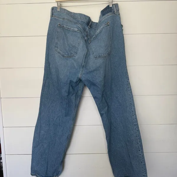 Abercrombie & Fitch Women’s 36 90s Relaxed Jean High Rise - Image 3