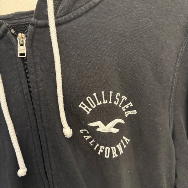Hollister Black Full Zip Hoodie - Image 3