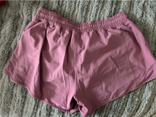 Lululemon Shorts Hotty Hot Low-Rise 4" - Image 2