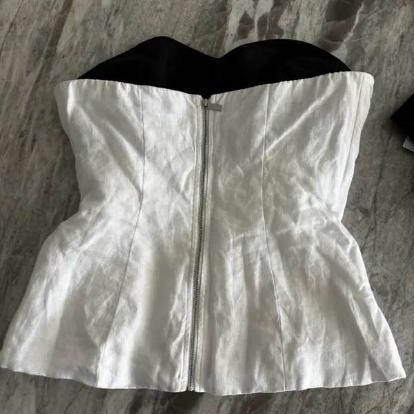 REFORMATION Ayda Linen Top White and Black Strapless Size 6 - Image 7