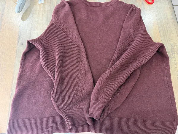 Maurice’s Maroon Sweater - Image 2