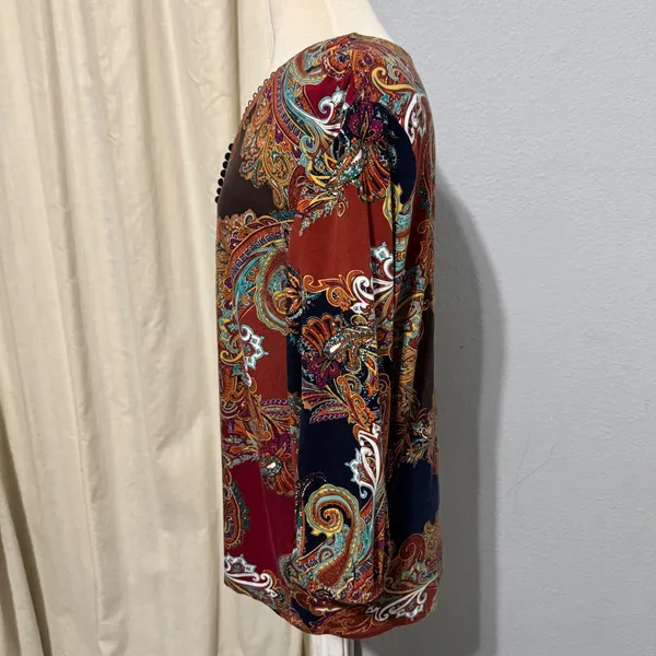 Chicos Paisley V-Neck Blouse Size 2 Large Rust Navy‎ 3/4 Sleeve Button Trim Top - Image 6