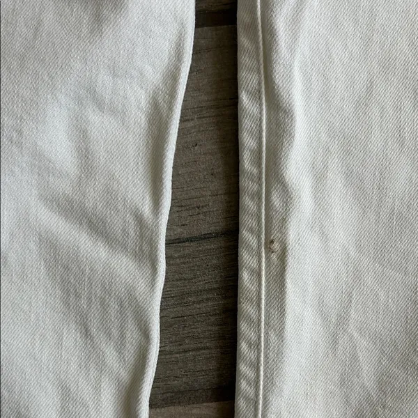 Banana Republic White Distressed Boyfriend Jeans - Image 9