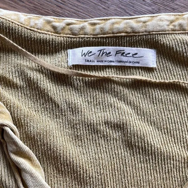 Free people yellow acid wash cotton ribbed top size small - Image 2