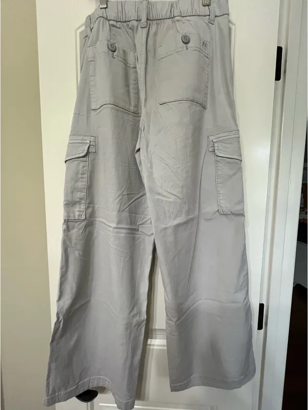 American Eagle Gray Cargo Pants - Image 2