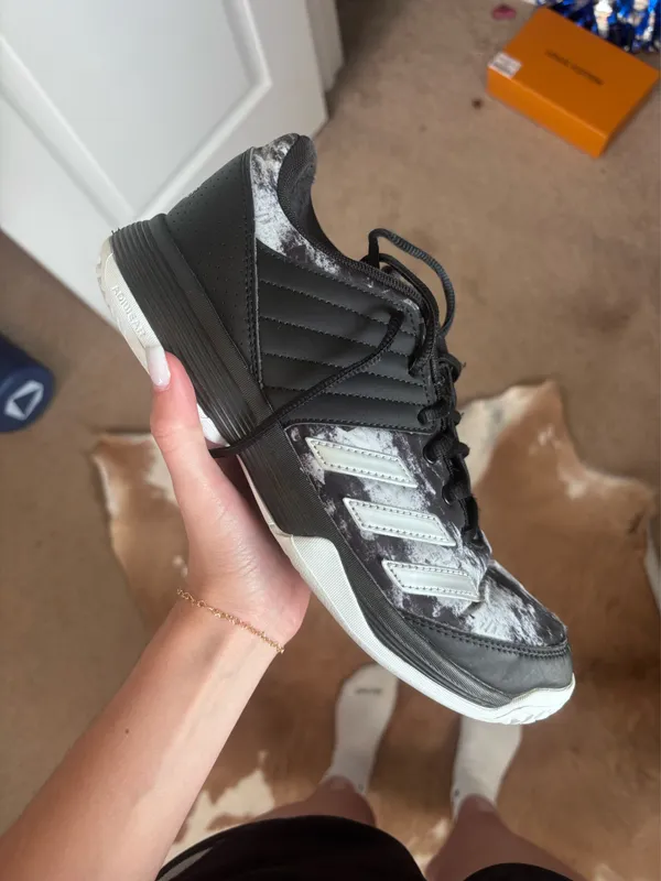 Adidas Volleyball Shoes - Image 3