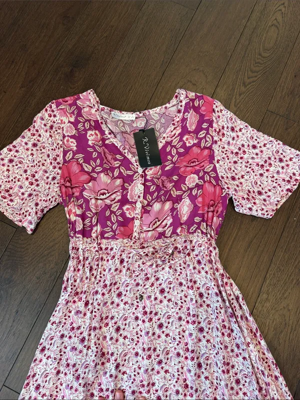 R. Vivimos Pink Floral Patchwork Tiered Casual MIDI Dress Small NWT - C26-031 - Image 3