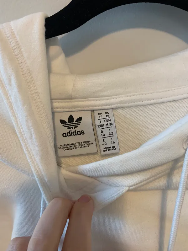 Cropped White Sweatshirt - Image 4