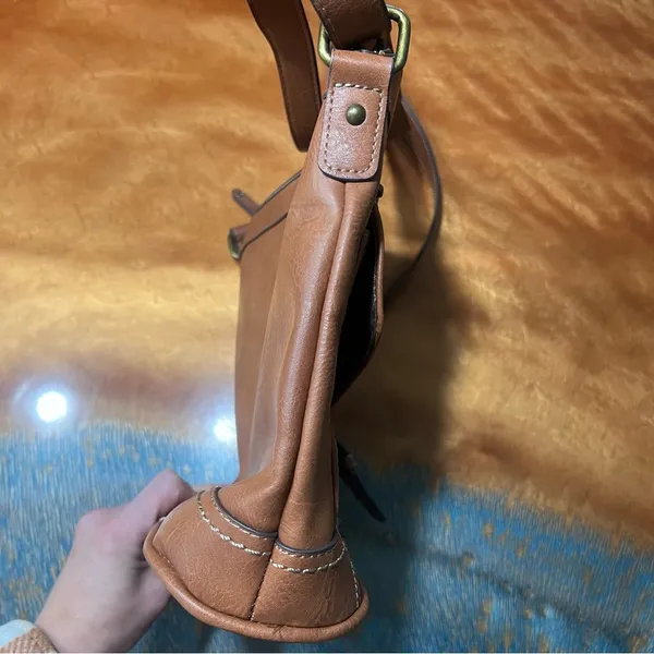Born boc brown leather shoulder bag contrast stitching brass details - Image 7
