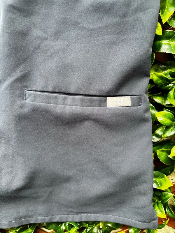 FIGS Technical Collection Scrub Top Blue size XL - Image 3