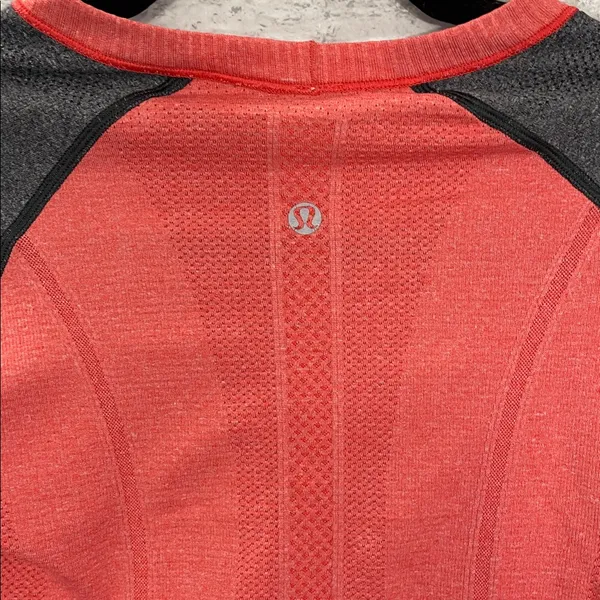 Lululemon Run: Swiftly Tech Short Sleeve Love Red / Deep Coal - Image 4