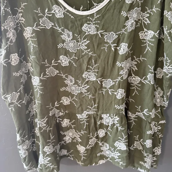 Olive Green Floral Embroidered Peplum Babydoll Top‎ Short Sleeve Boho Peasant - Image 3