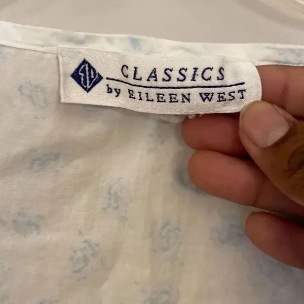 Eileen West classic nightgown size small - Image 5