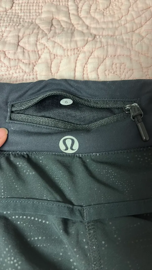Lululemon Shorts Speed 2.5" - Image 3