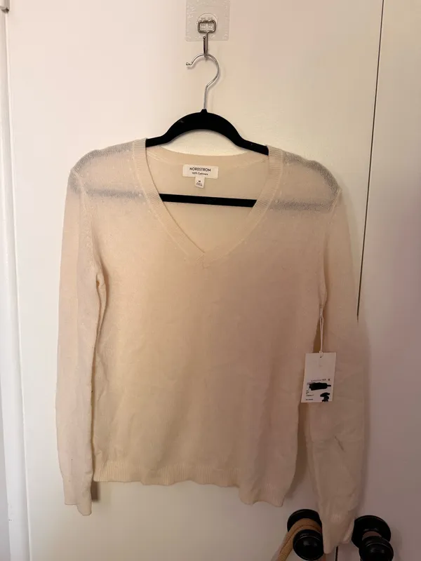Nordstrom Cashmere V-Neck Sweater - Image 5