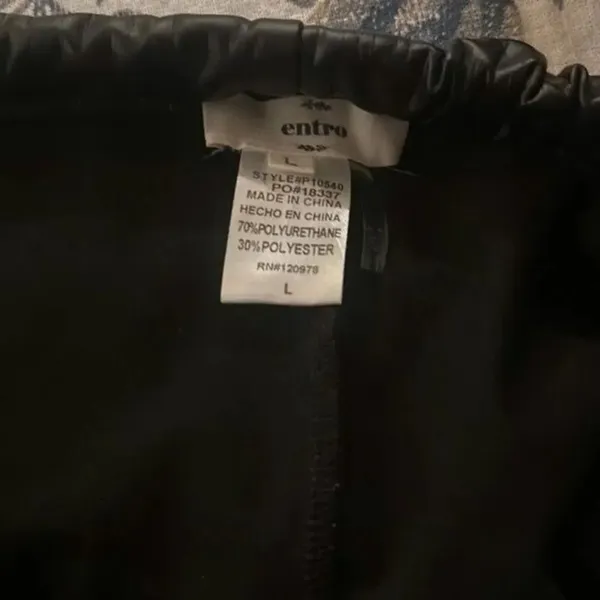 Entro Faux Leather Pants Size‎ Large - Image 3
