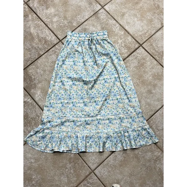 NWT Light Blue Floral Maxi Skirt – Size Small (S) - Image 4