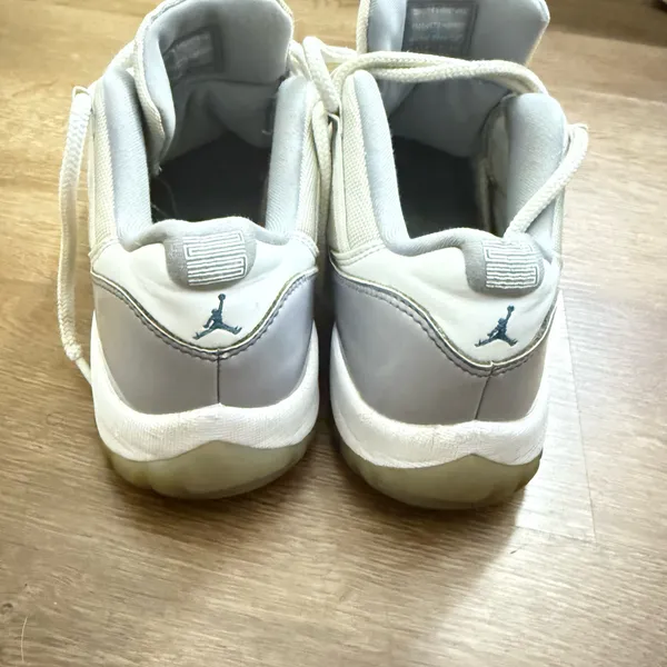 Nike Air Jordan 11 Retro Cement Grey Mens Size 9.5 US Sneakers Shoes - Image 4