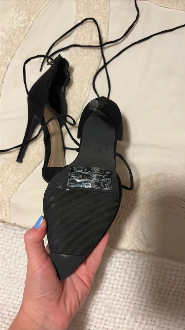 Forever 21 black heels - Image 2