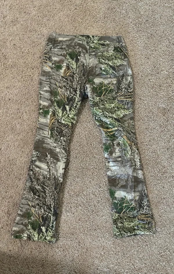 Women’s Realtree Camo Pants - Image 2