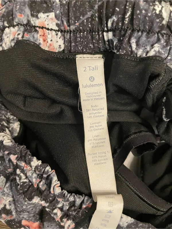 Lululemon Hotty Hot Short II Women’s Black Floral Print Running Shorts Size 2 - Image 7