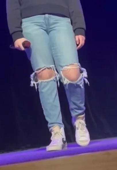 American Eagle Mom Jeans Ripped - Image 6