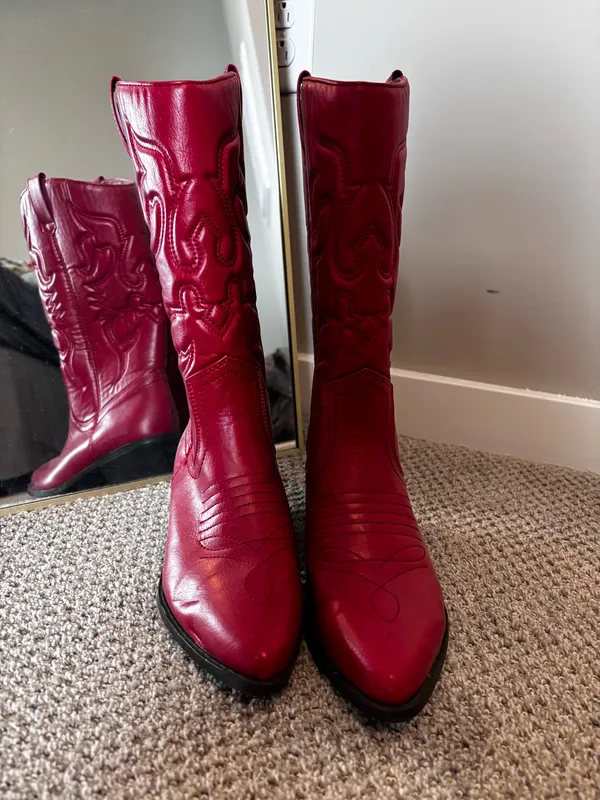 Red cowboy boots Size 8 - Image 2