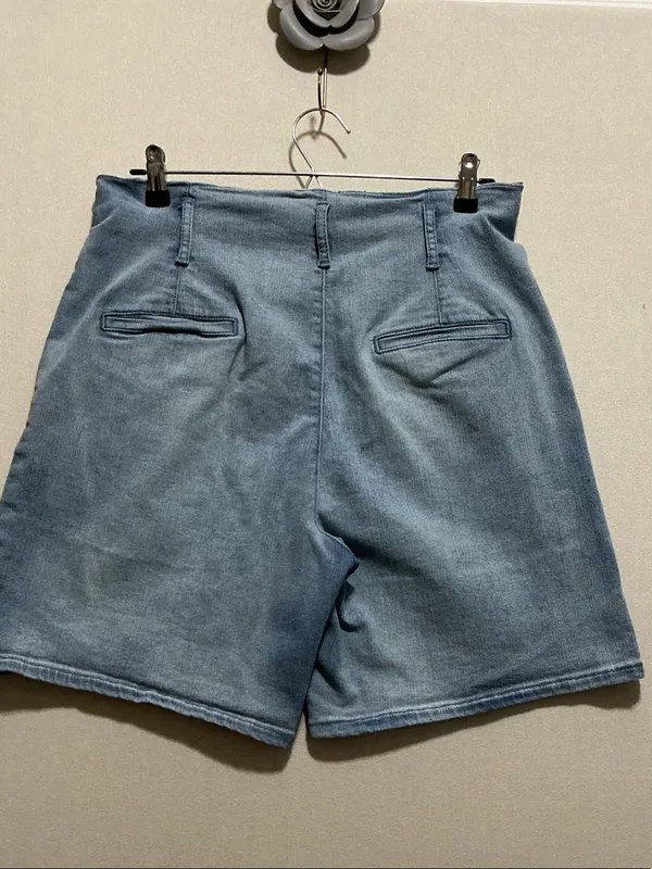Gloria Vanderbilt Light Blue Denim Pleated Women's Shorts - Image 7