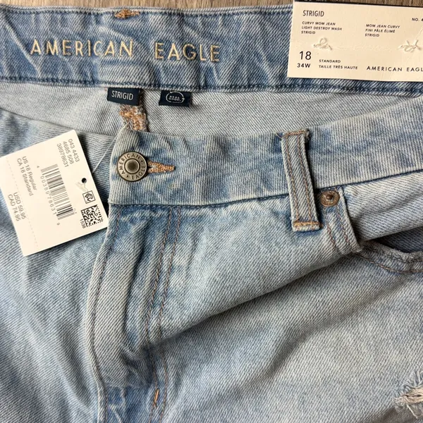 American Eagle Curvy Mom Jeans | Super High Rise | Light Wash Size 18 - Image 7