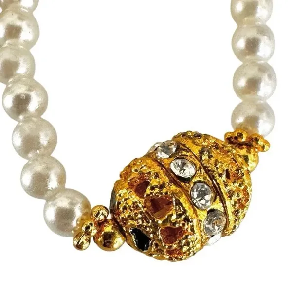 Faux pearl gold tone beaded necklace - Image 5
