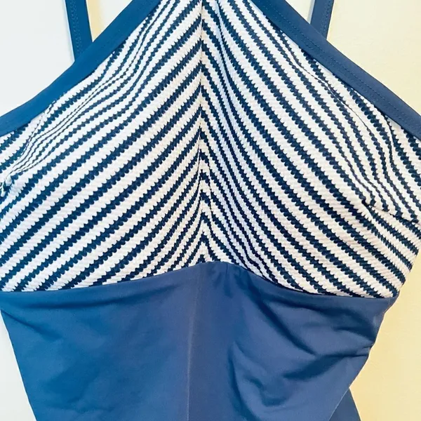 Moontide Bound X-Shape One Piece Swimsuit Women’s 8 - Image 2