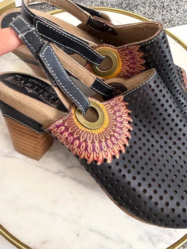 L’Artiste Millie Sandals Sz 40 B Black Leather Perforated Block Heel - Image 4