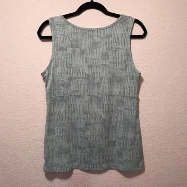 *30off3* NWOT. Patagonia Top. Excellent Condition!‎ - Image 4