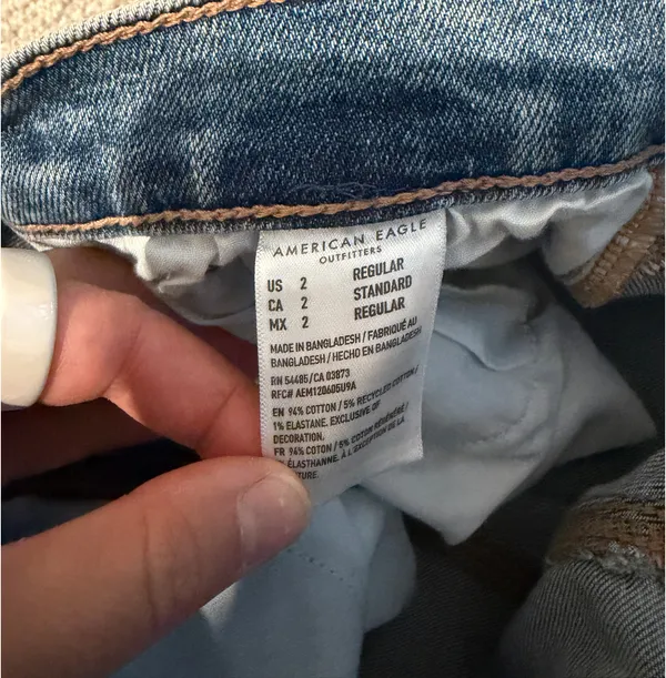 American Eagle Mid-Rise Jeans - Image 4