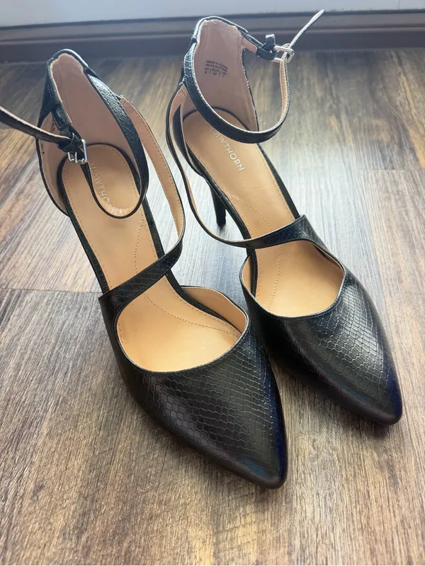 41 Hawthorn Black Ankle-Strap Pointed-Toe Heels NWOT no box - Image 7