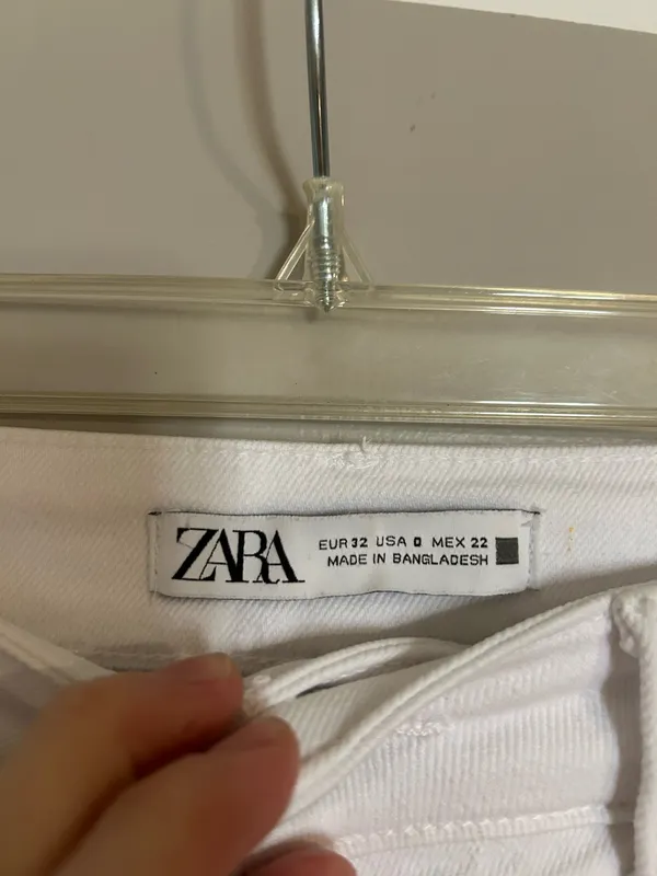 Zara High Rise Kick Crop White Jeans - Image 2