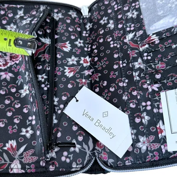 Vera Bradley RFID Wrestlet Bag NWT - Image 8