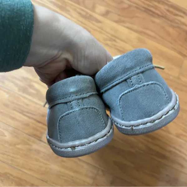 NEW Minnetonka Charcoal Suede Moccasins size 7 - Image 3