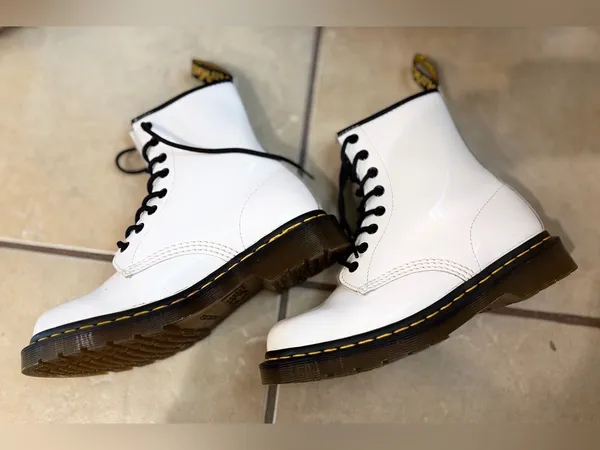 Dr. Martens 1460 White Patent Leather Boots - Womens Size 7 White Patent 8-Eye - Image 3
