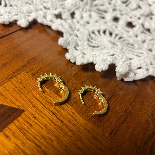 RARE Kurt Geiger Gold Huggie Hoops with Emerald Green Stones - Image 2