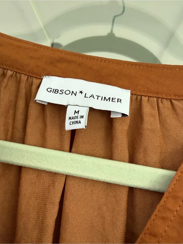 Gibson Latimer Rust Flutter Shoulder V-Neck Blouse - Image 3